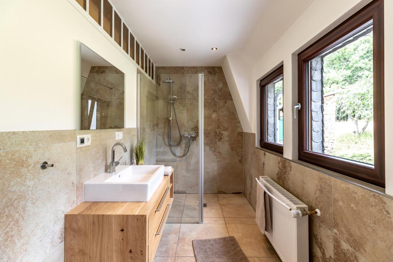 Landhaus Karbach Komplett Oder Einzelne Wohneinheiten Villa Inkl Sauna Bzw Waldhaeuschen Hirten Exterior photo